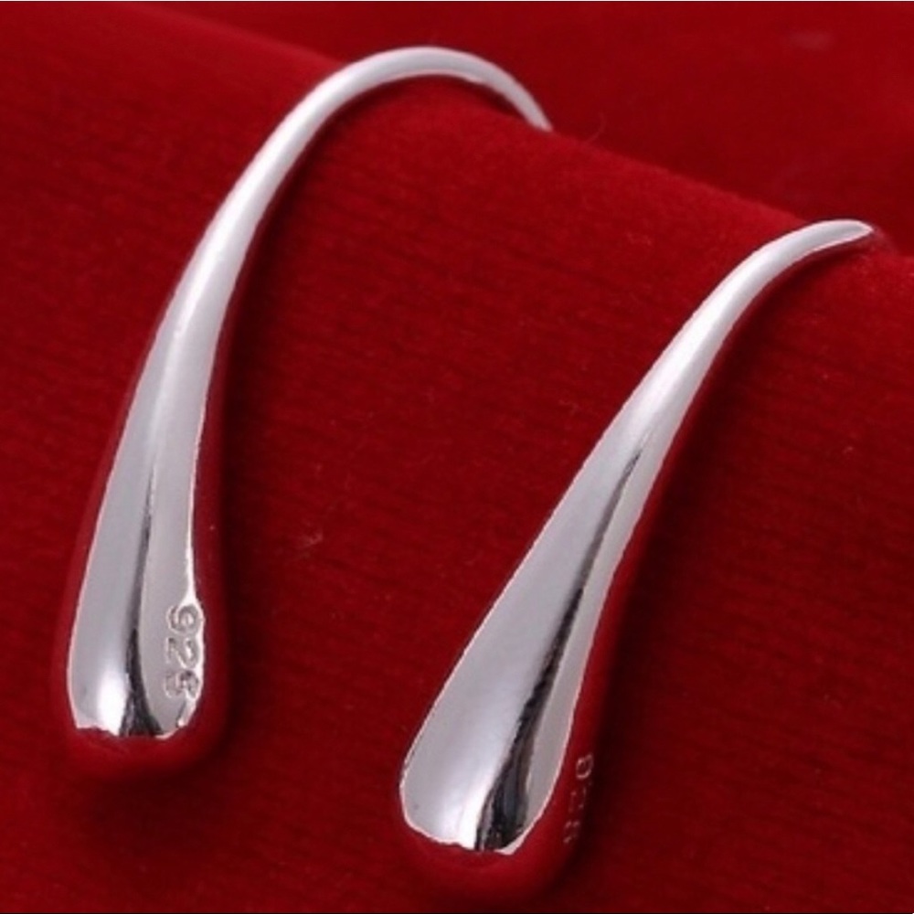 925 Stamped Sterling Silver Tear Drop Earrings NWT